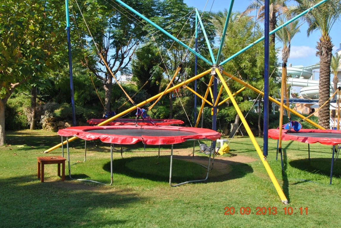 imagini hotel TITANIC LARA